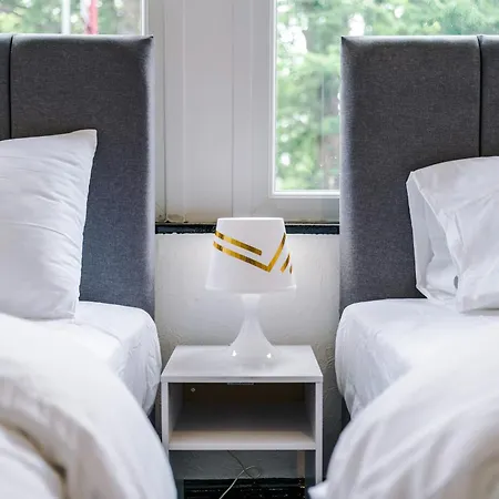 Σπίτι διακοπών Spacious 5 Bedroom House Near Centre Sleeps 12 Suits Contractors With Free Parking