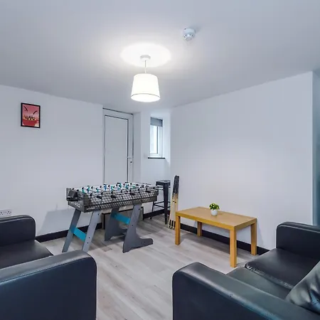 Spacious 5 Bedroom House Near Centre Sleeps 12 Suits Contractors With Free Parking Σπίτι διακοπών Λιντς