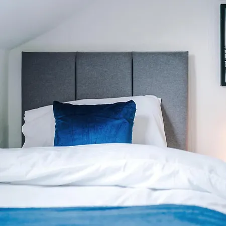 Hébergement de vacances Spacious 5 Bedroom House Near Centre Sleeps 12 Suits Contractors With Free Parking Leeds (West Yorkshire)
