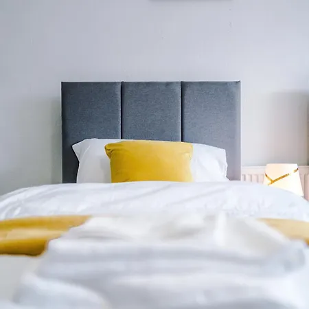 Σπίτι διακοπών Spacious 5 Bedroom House Near Centre Sleeps 12 Suits Contractors With Free Parking