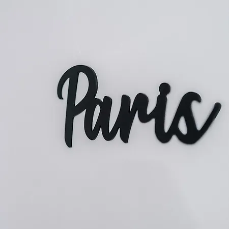 Spacious 5 Bedroom House Near Centre Sleeps 12 Suits Contractors With Free Parking * Λιντς