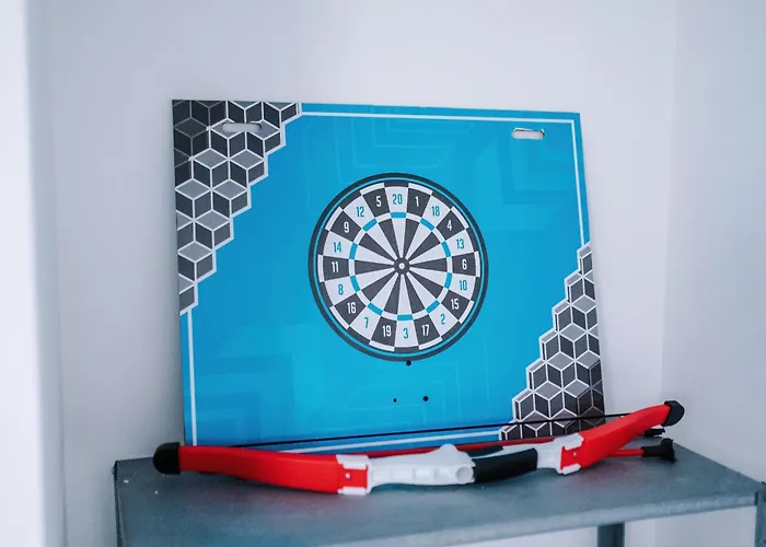 Spacious 5 Bedroom House Near Centre Sleeps 12 Suits Contractors With Free Parking * Λιντς