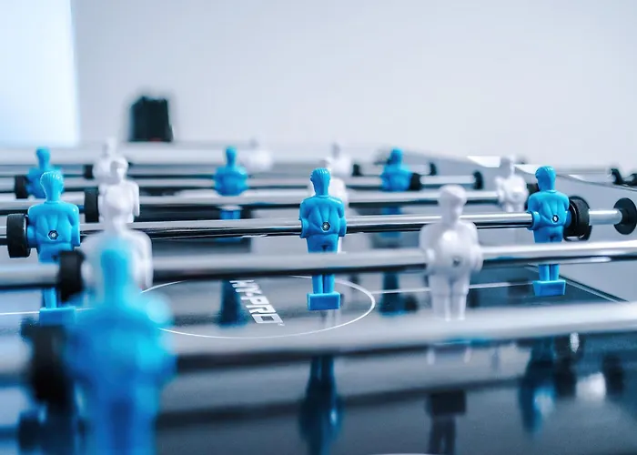 Spacious 5 Bedroom House Near Centre Sleeps 12 Suits Contractors With Free Parking *