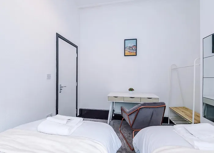 Σπίτι διακοπών Spacious 5 Bedroom House Near Centre Sleeps 12 Suits Contractors With Free Parking *