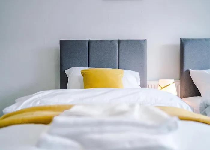 Σπίτι διακοπών Spacious 5 Bedroom House Near Centre Sleeps 12 Suits Contractors With Free Parking