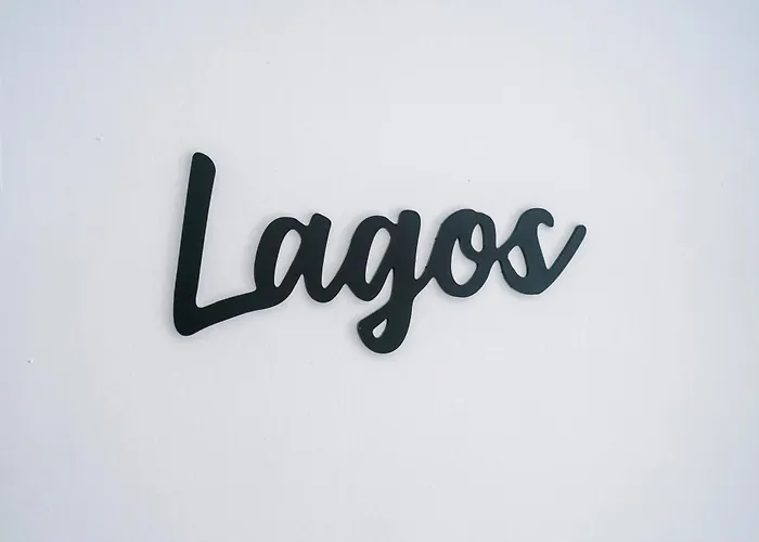 Spacious 5 Bedroom House Near Centre Sleeps 12 Suits Contractors With Free Parking *