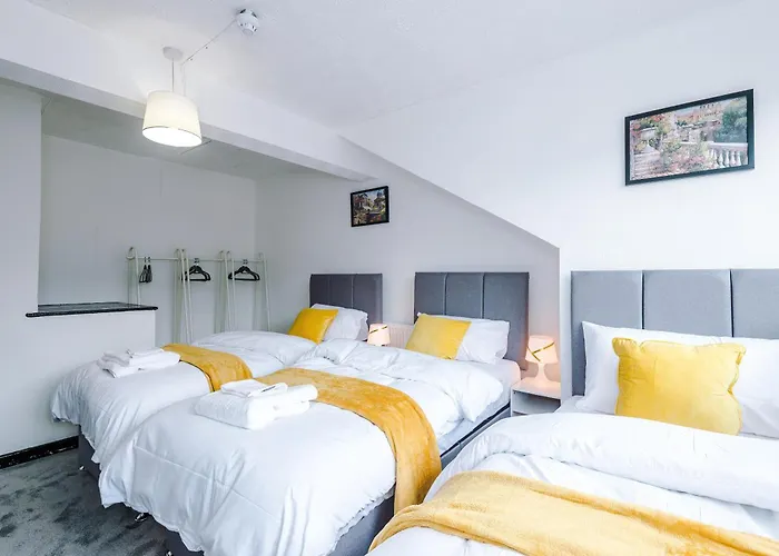 بيت للعطل Spacious 5 Bedroom House Near Centre Sleeps 12 Suits Contractors With Free Parking