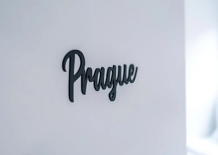 Spacious 5 Bedroom House Near Centre Sleeps 12 Suits Contractors With Free Parking بيت للعطل *