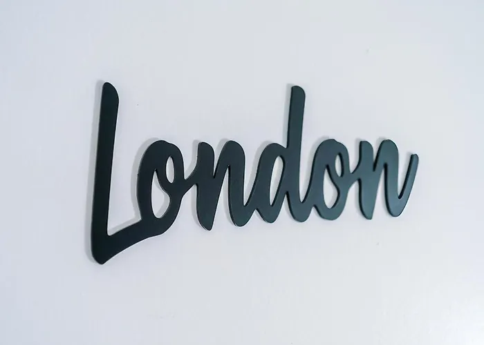 بيت للعطل Spacious 5 Bedroom House Near Centre Sleeps 12 Suits Contractors With Free Parking