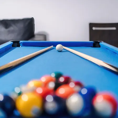 Holiday home Spacious 5 Bedroom House Near Centre Sleeps 12 Suits Contractors With Free Parking Leeds (West Yorkshire)