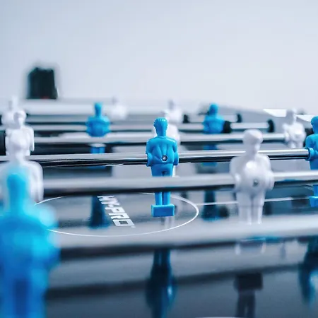 Spacious 5 Bedroom House Near Centre Sleeps 12 Suits Contractors With Free Parking *