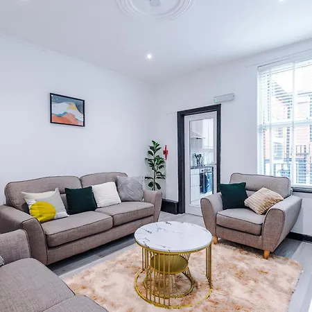 Nyaraló Spacious 5 Bedroom House Near Centre Sleeps 12 Suits Contractors With Free Parking Leeds