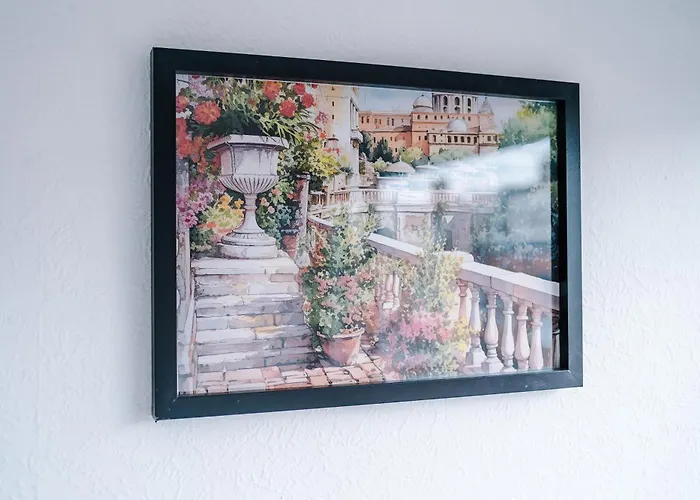 Spacious 5 Bedroom House Near Centre Sleeps 12 Suits Contractors With Free Parking Holiday home *